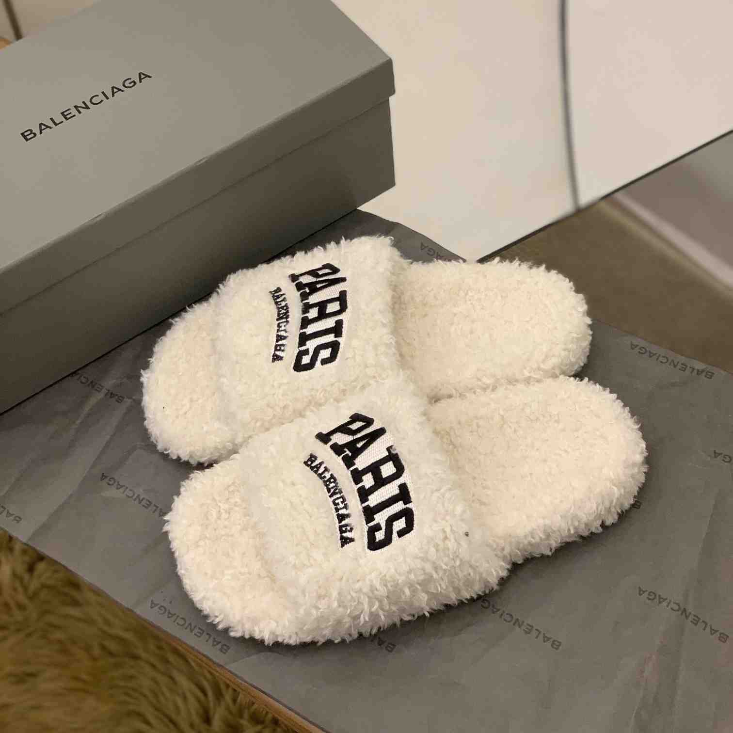 Balenciaga Cities Paris Furry Slide Sandal  - EUR FASHION