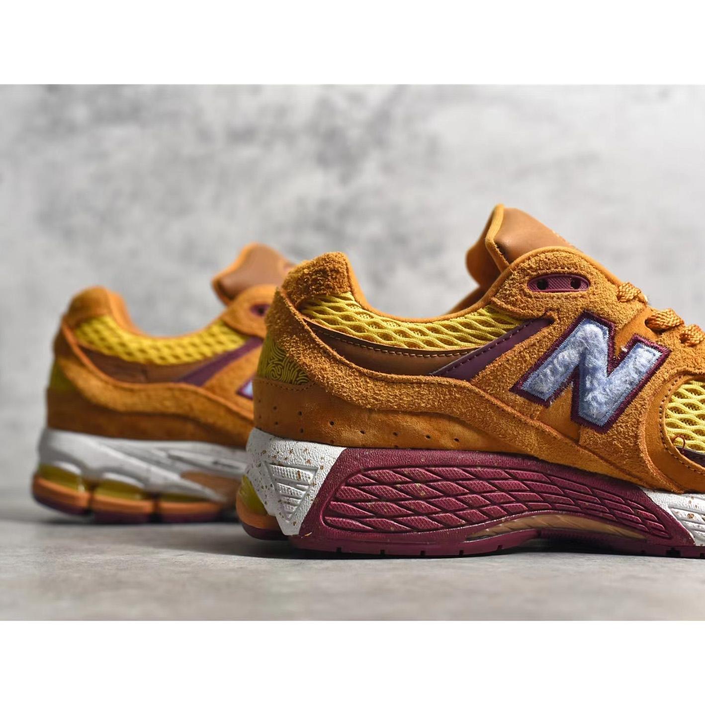 New Balance x SaleheBembury WL2002 Sneakers            - EUR FASHION