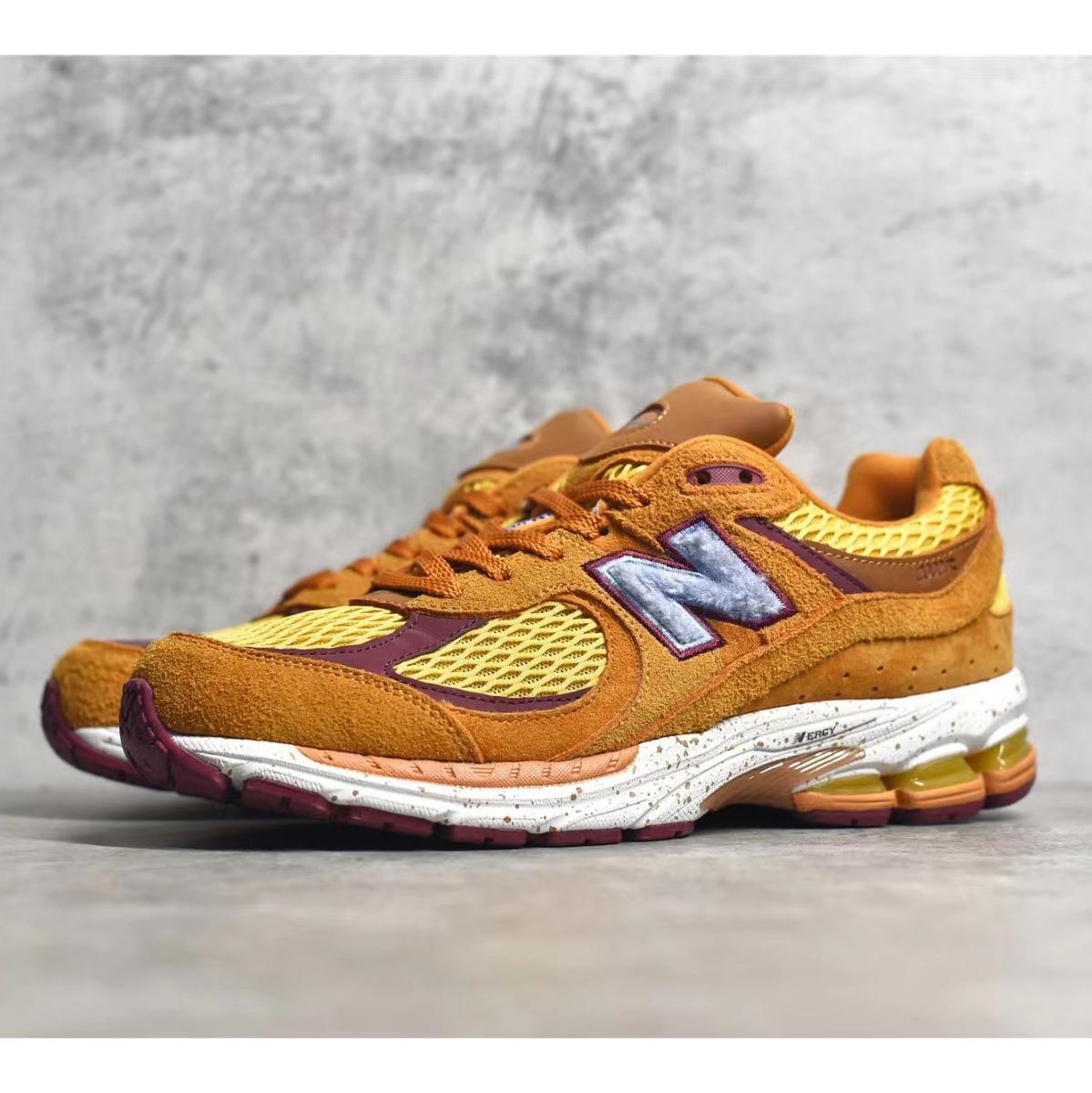 New Balance x SaleheBembury WL2002 Sneakers            - EUR FASHION