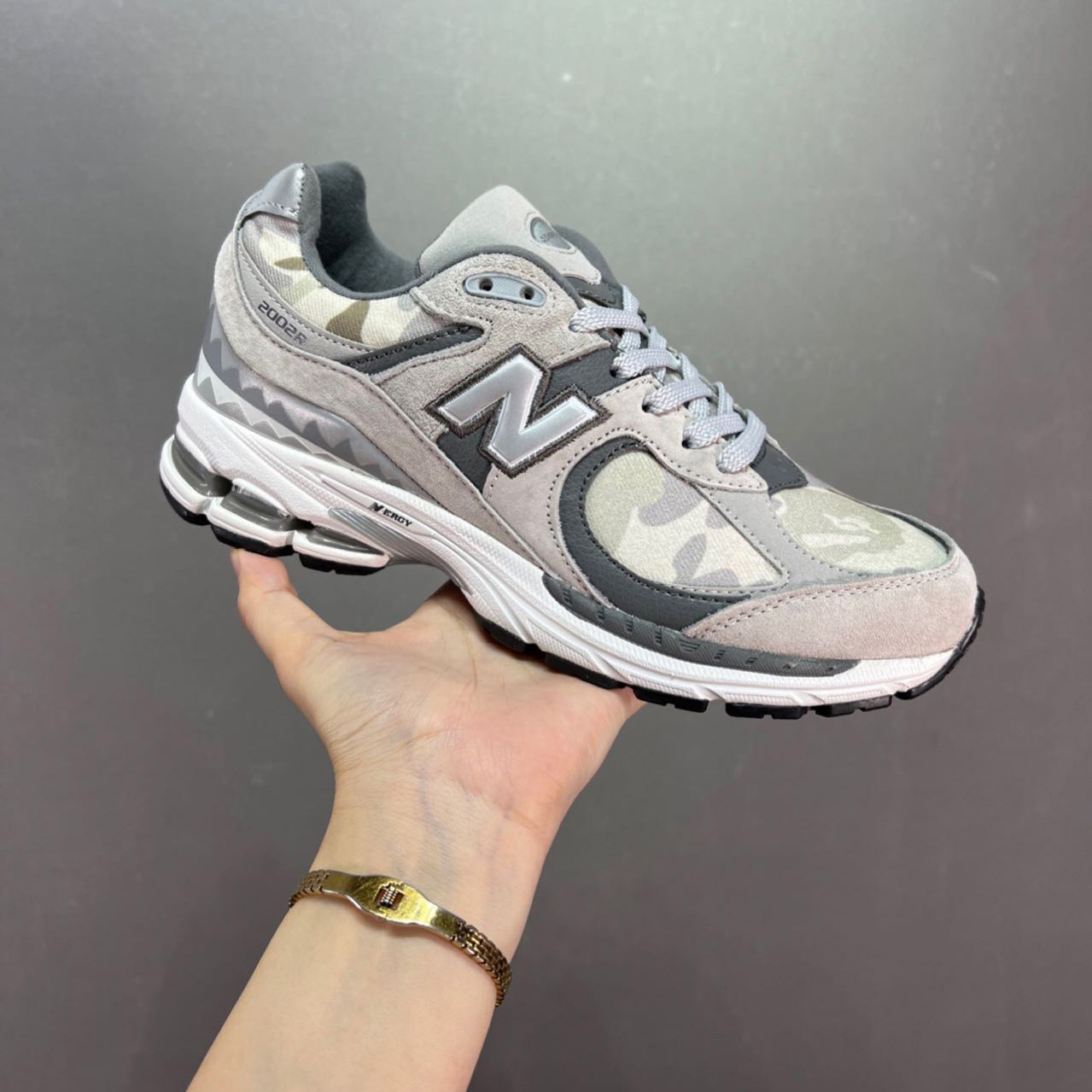 New Balance 2002R x Bape Sneakers             M2002RBF  - EUR FASHION