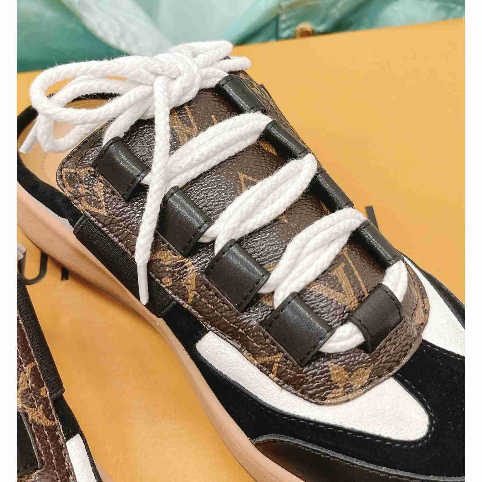 Louis Vuitton Lous Open Back Sneaker    1AAOOH - EUR FASHION