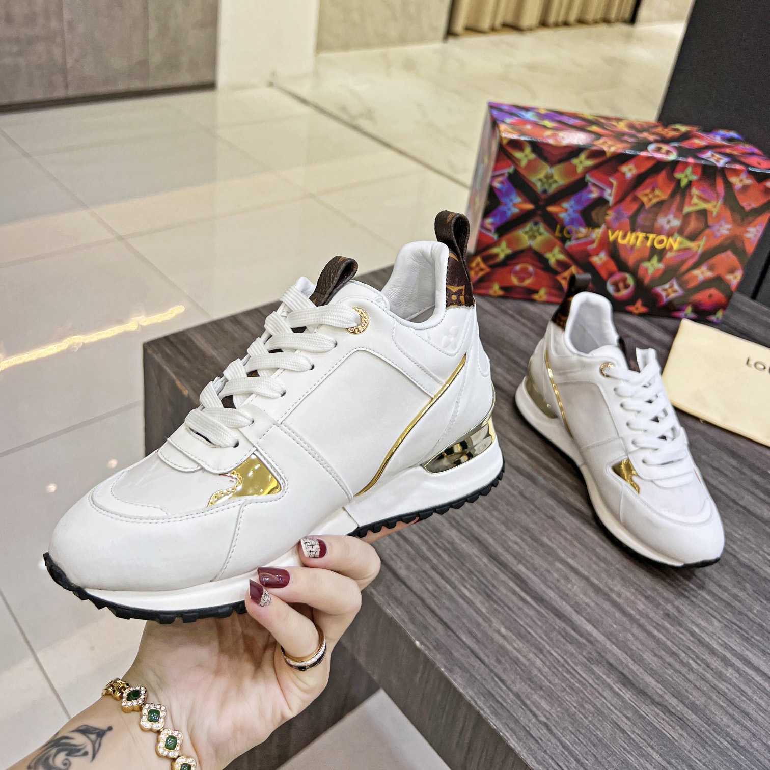 Louis Vuitton Run away Sneaker      1AAP40 - EUR FASHION