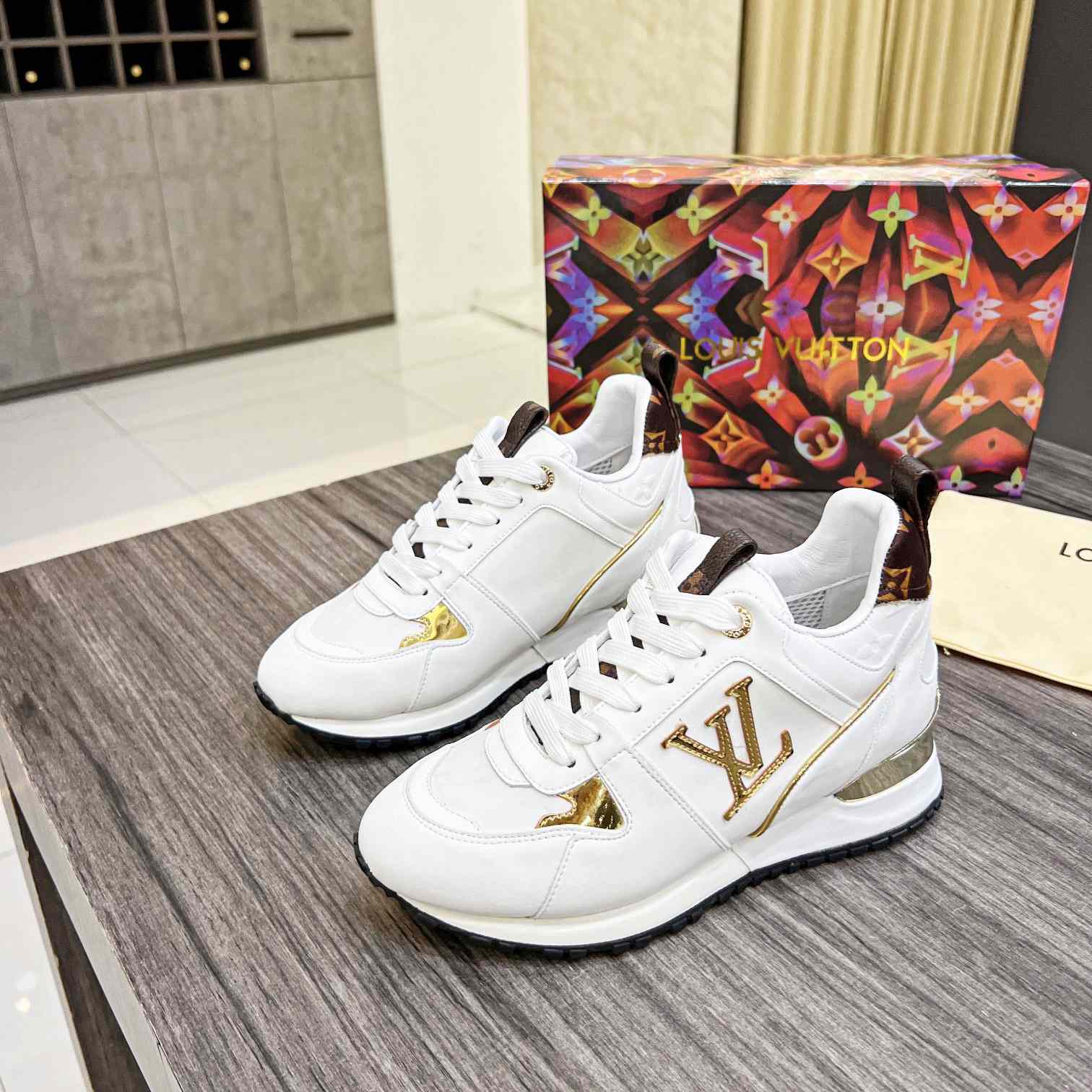 Louis Vuitton Run away Sneaker      1AAP40 - EUR FASHION