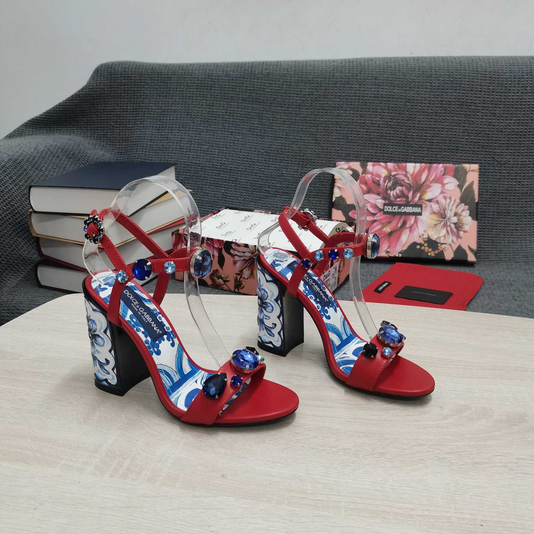 Dolce & Gabbana Patent Leather Sandals With Embroidery And Painted Heel - EUR FASHION