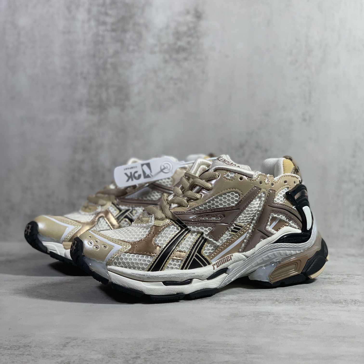 Balenciaga Runner Sneaker In Beige And Black Mesh And Nylon - EUR FASHION