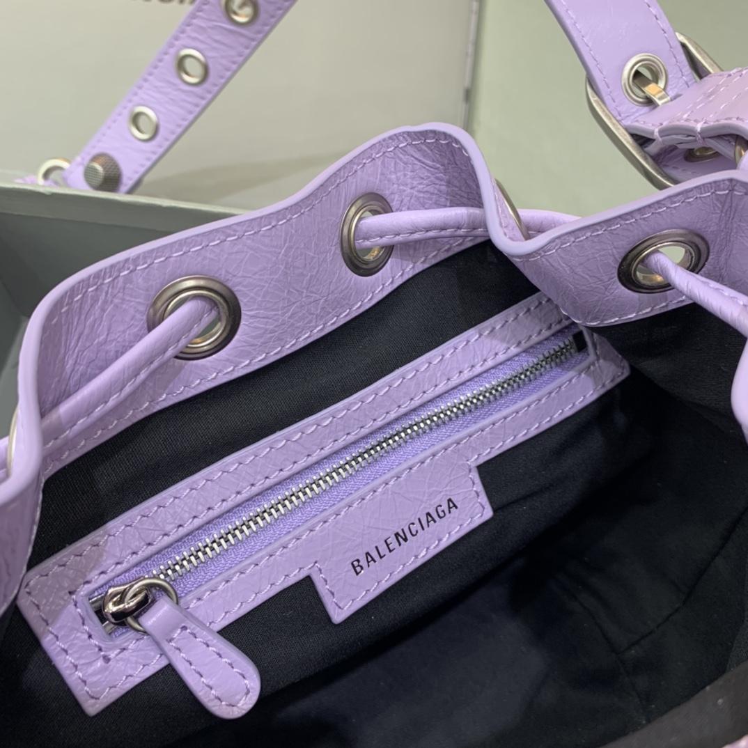 Balenciaga Le Cagole XS Bucket Bag In Light Purple Arena Lambskin, Aged-Silver Hardware(15-19.8-17.8cm) - EUR FASHION