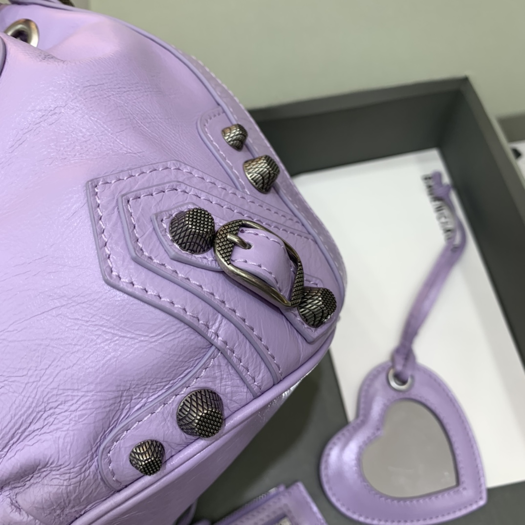 Balenciaga Le Cagole XS Bucket Bag In Light Purple Arena Lambskin, Aged-Silver Hardware(15-19.8-17.8cm) - EUR FASHION