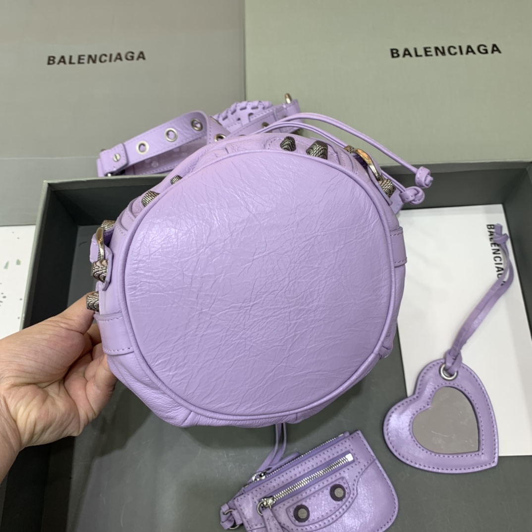 Balenciaga Le Cagole XS Bucket Bag In Light Purple Arena Lambskin, Aged-Silver Hardware(15-19.8-17.8cm) - EUR FASHION