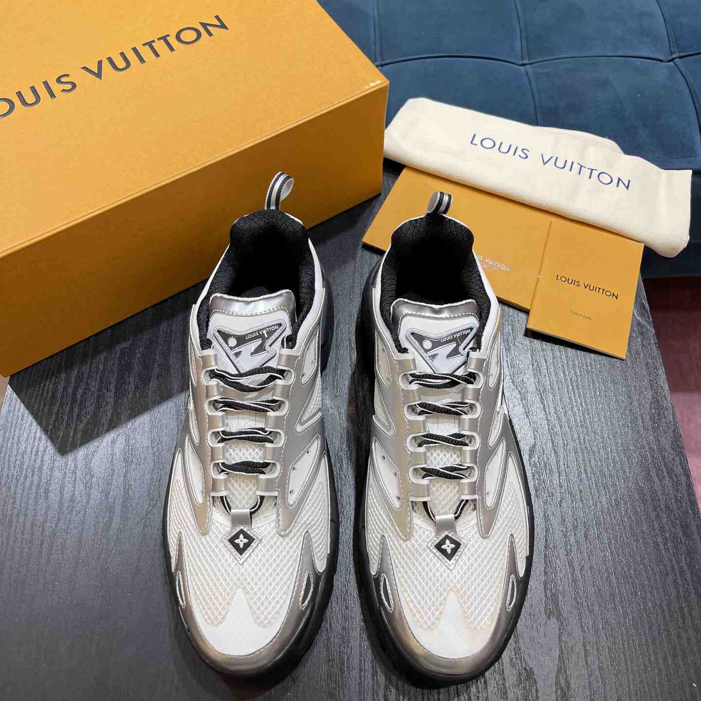 Louis Vuitton Runner Tatic Sneaker(Upon UK Size)     - EUR FASHION