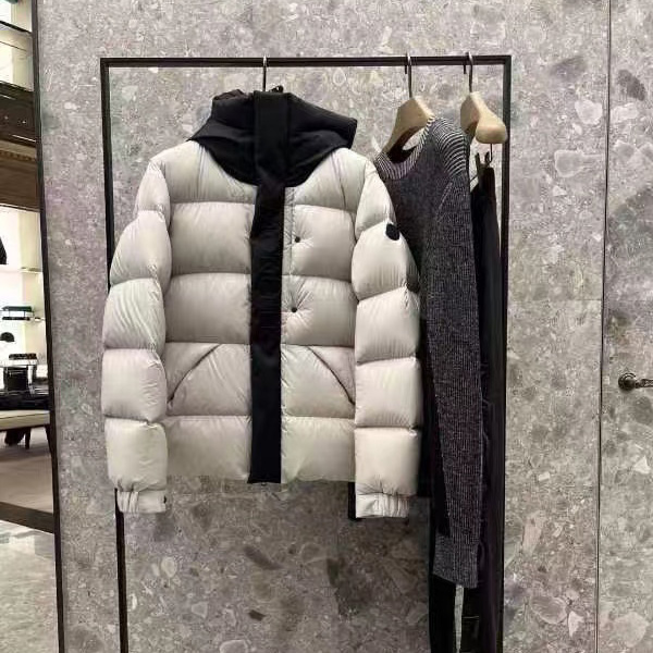 Moncler Short Down Jacket - EUR FASHION