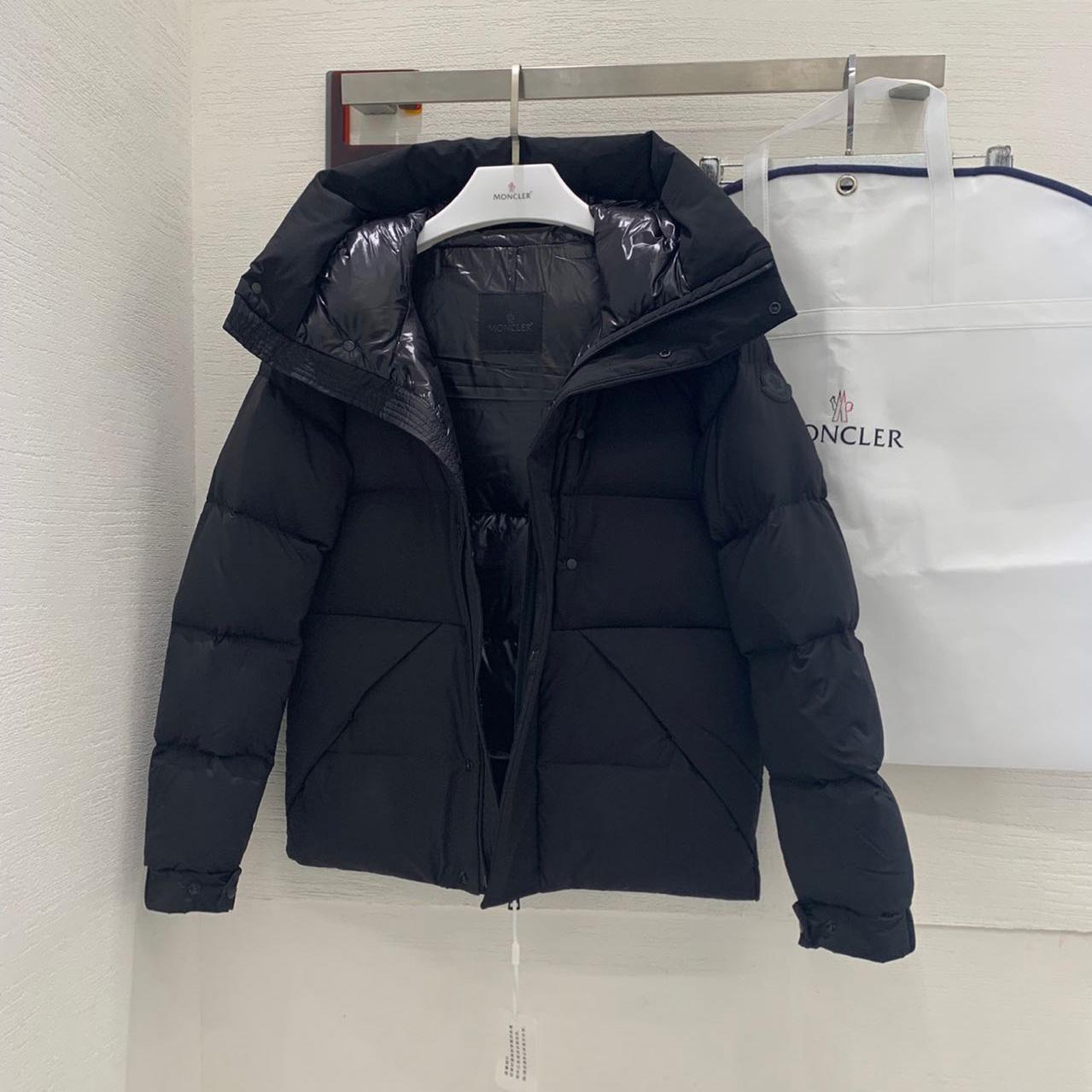 Moncler Short Down Jacket - EUR FASHION