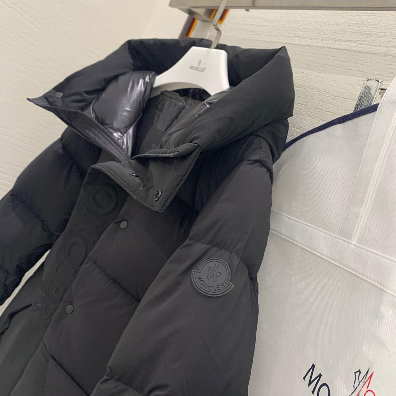 Moncler Short Down Jacket - EUR FASHION