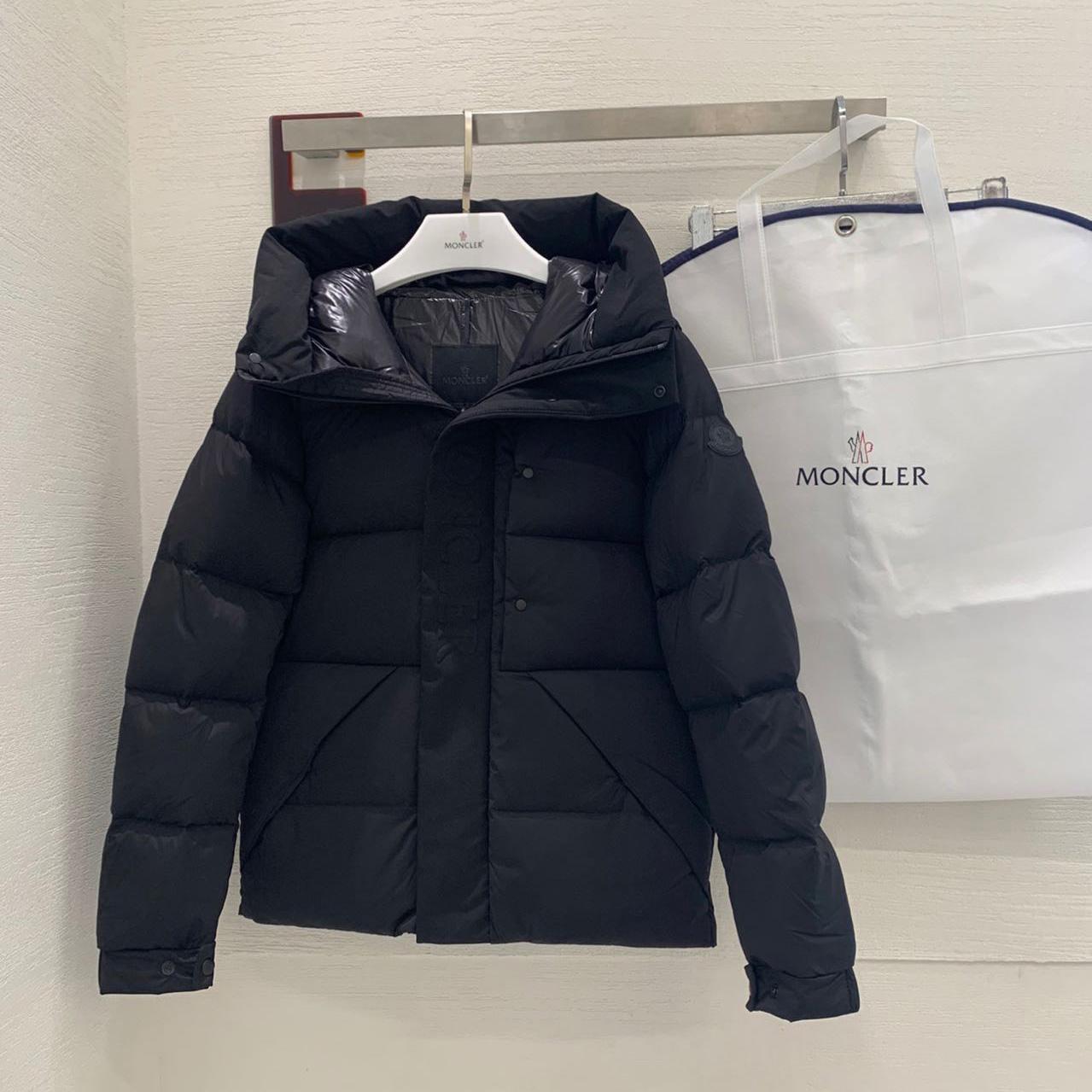 Moncler Short Down Jacket - EUR FASHION