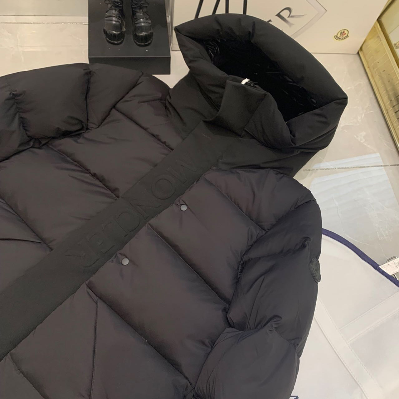 Moncler Short Down Jacket - EUR FASHION