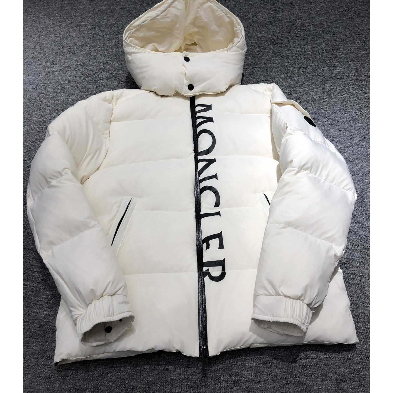 Moncler Dieng Short Down Jacket - EUR FASHION