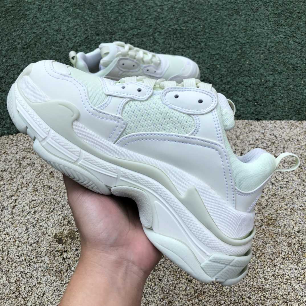 Balenciaga Triple S Sneaker  - EUR FASHION