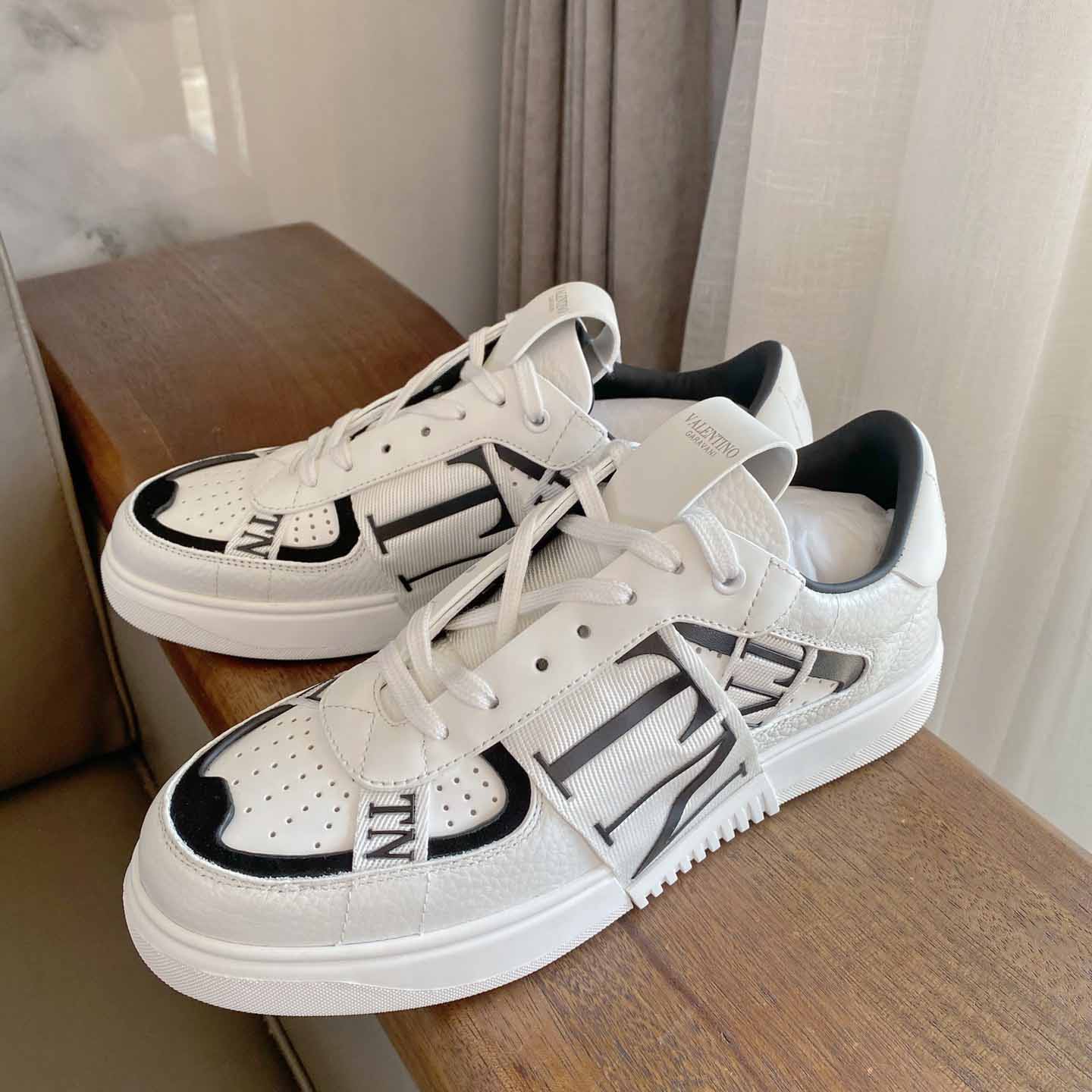 Valenti Low-Top Calfskin Vl7n Sneaker With Bands - EUR FASHION