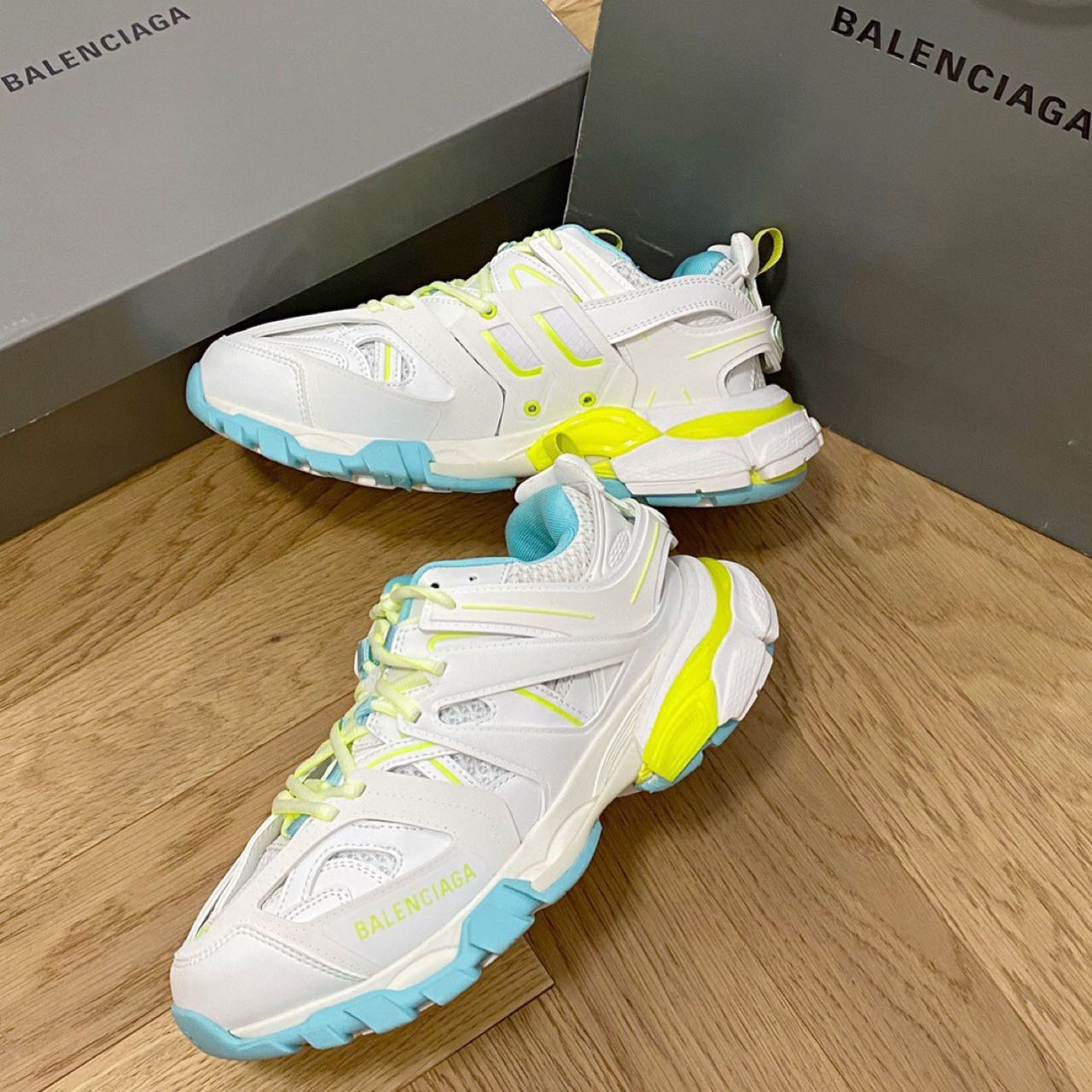 Balenciaga Track Sneaker  - EUR FASHION