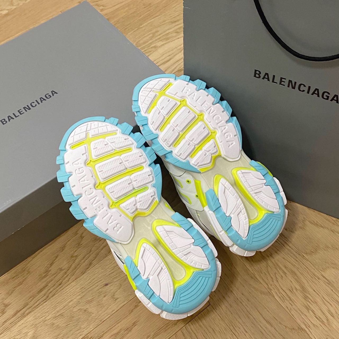 Balenciaga Track Sneaker  - EUR FASHION