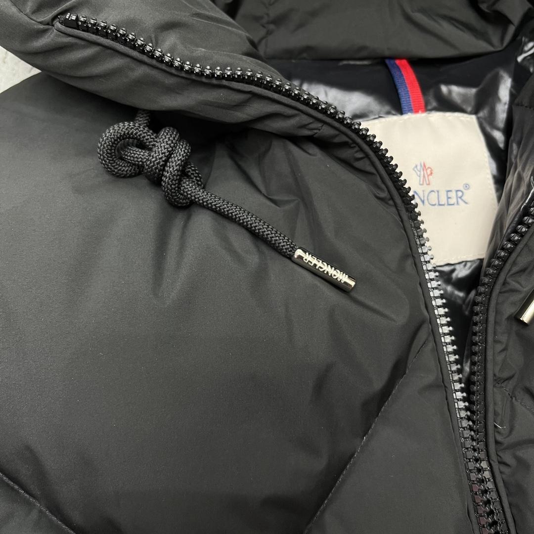 Moncler Black Daynamic Porossan Down Jacket - EUR FASHION