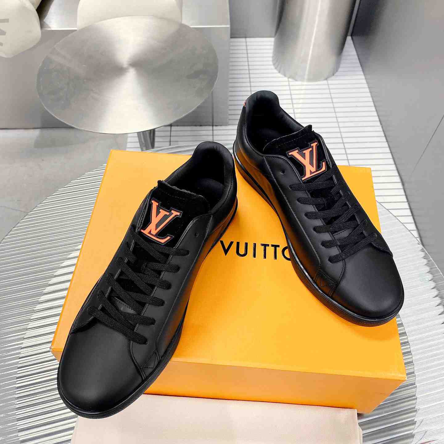 Louis Vuitton Luxembourg Samothrace Sneakers   1A9JCM - EUR FASHION