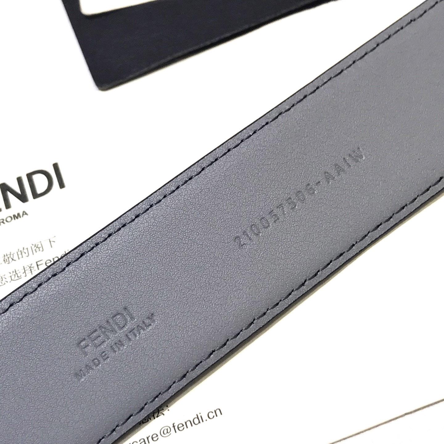 Fendi Pale Gray Leather Belt - EUR FASHION