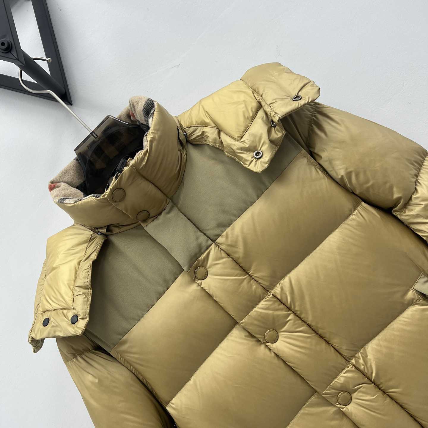 Burberry Detachable Sleeve Hooded Puffer Jacket - EUR FASHION