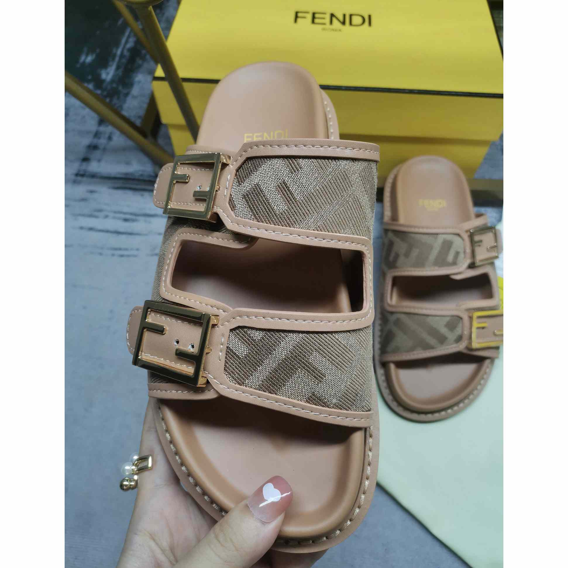 Fendi Feel Dove Gray FF Chenille Slides - EUR FASHION