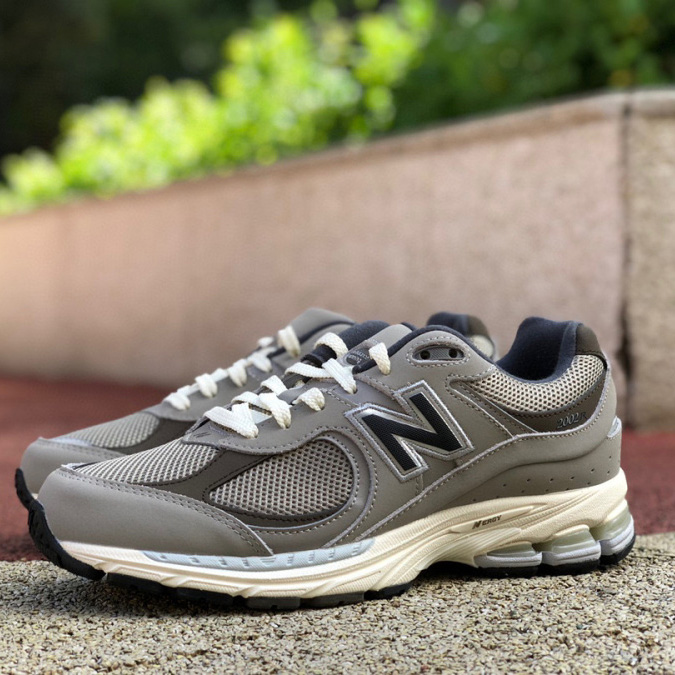 New Balance NB2002R Sneakers        M2002RAW - EUR FASHION