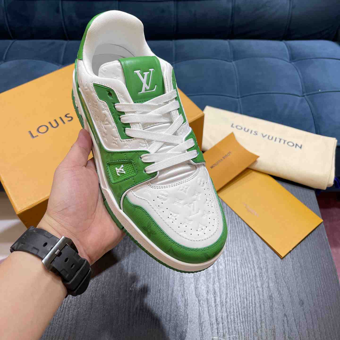 Louis Vuitton LV Trainer Sneaker       1AASJ2 - EUR FASHION