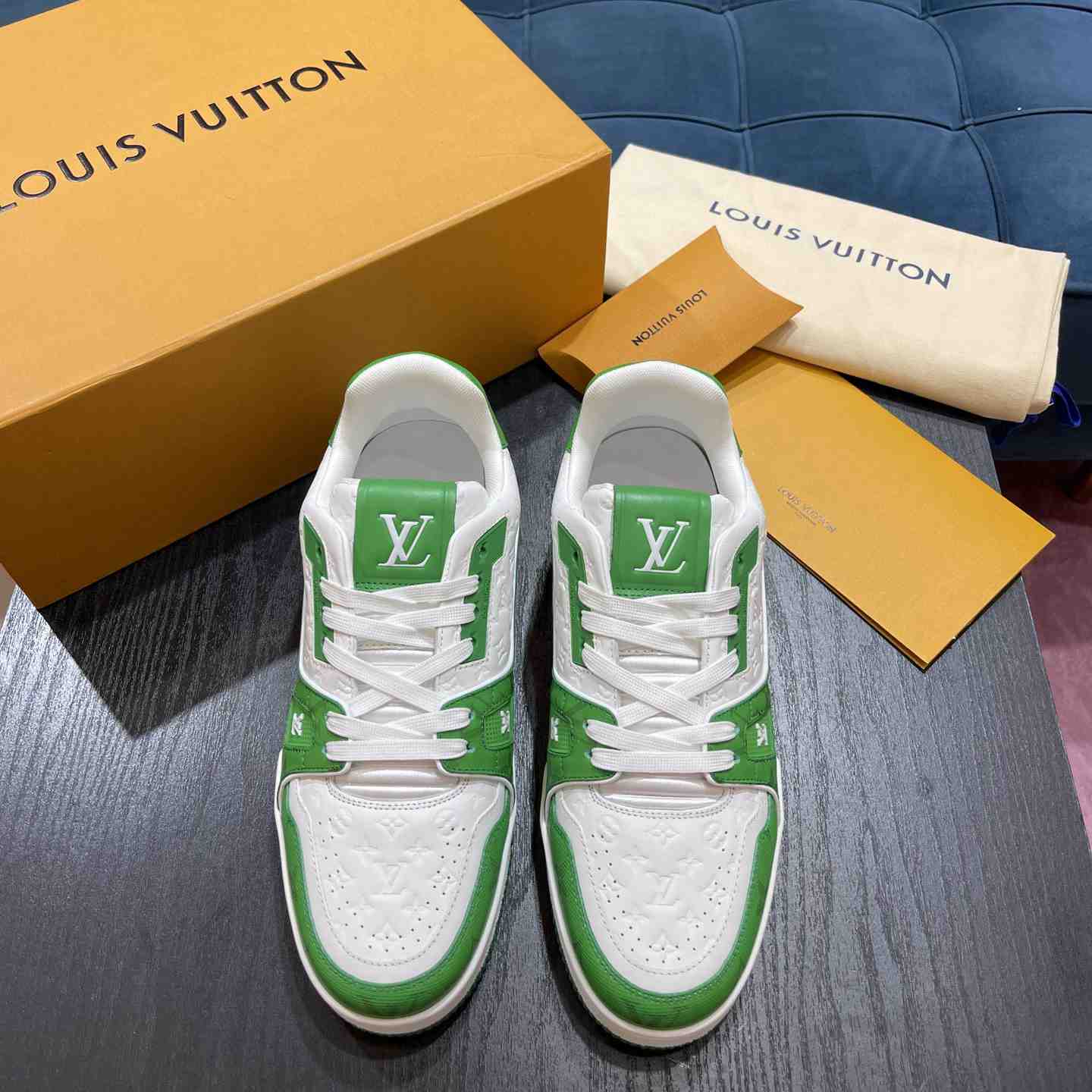 Louis Vuitton LV Trainer Sneaker       1AASJ2 - EUR FASHION