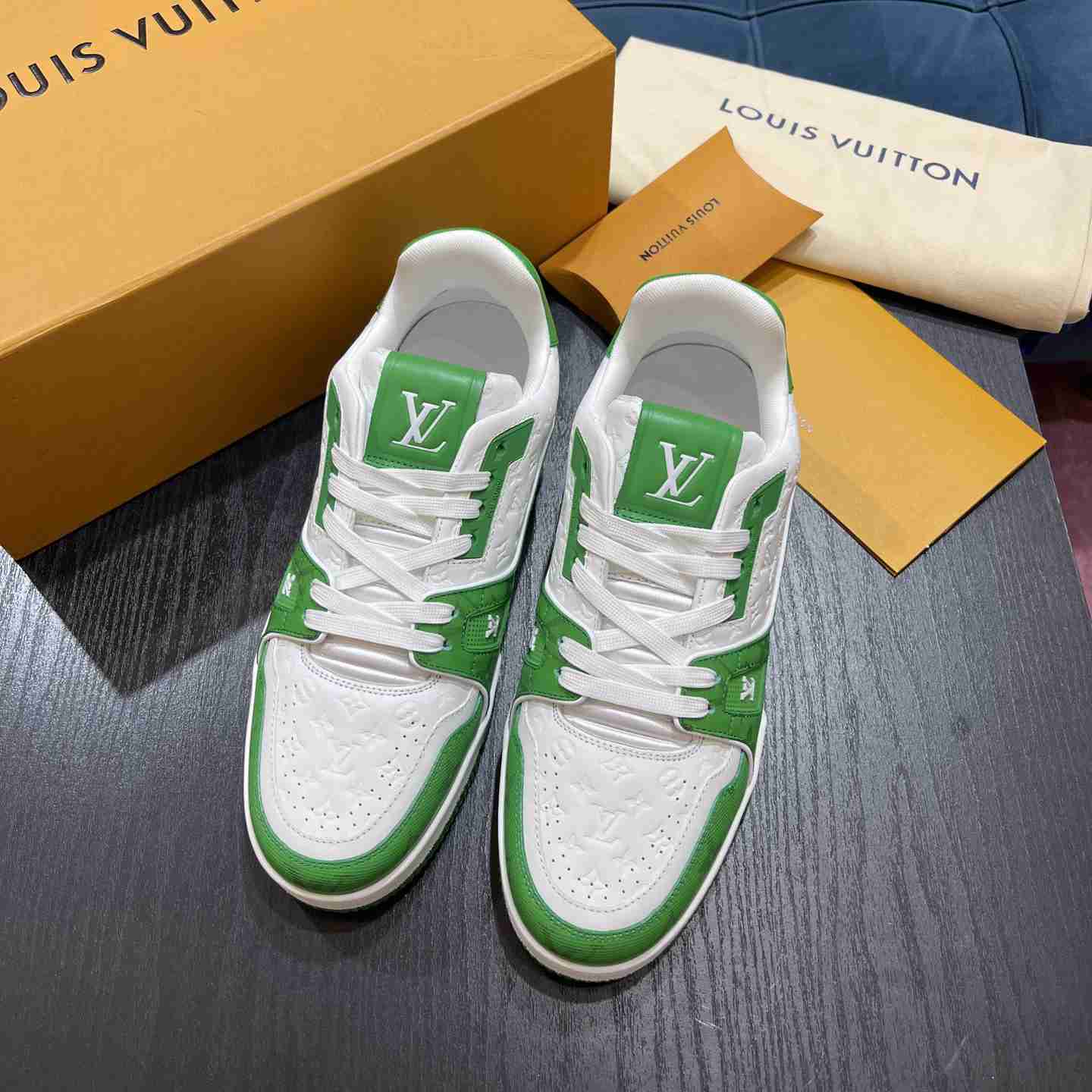 Louis Vuitton LV Trainer Sneaker       1AASJ2 - EUR FASHION