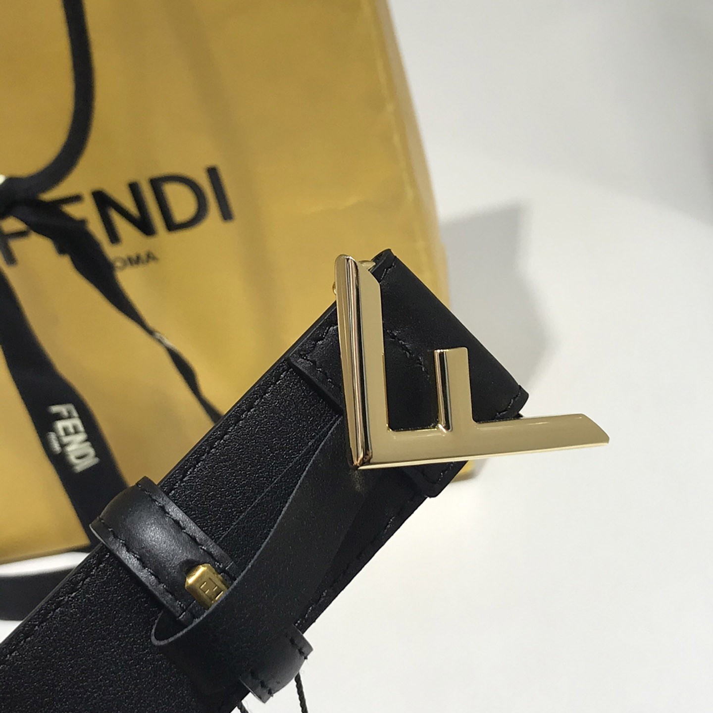 Fendi Black Leather Belt - EUR FASHION