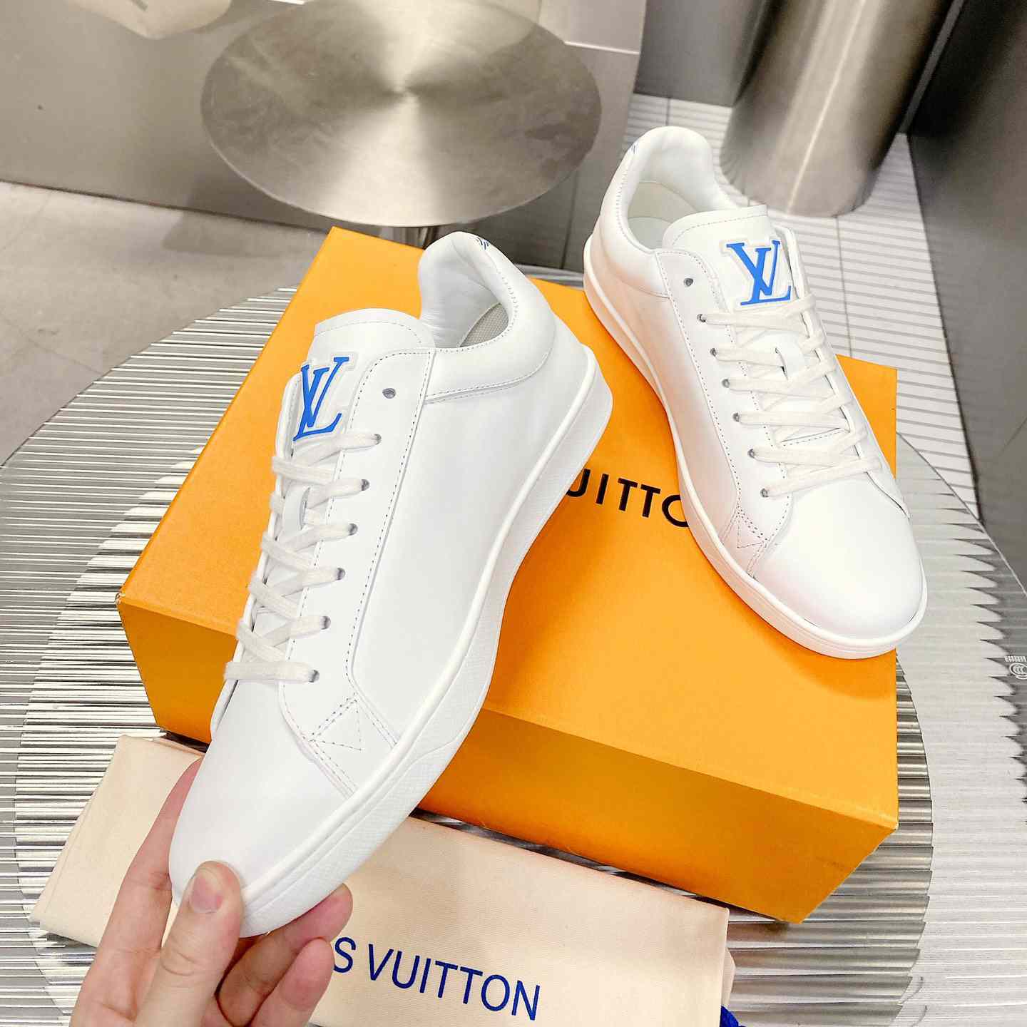 Louis Vuitton Luxembourg Samothrace Sneakers     1A9JDT - EUR FASHION