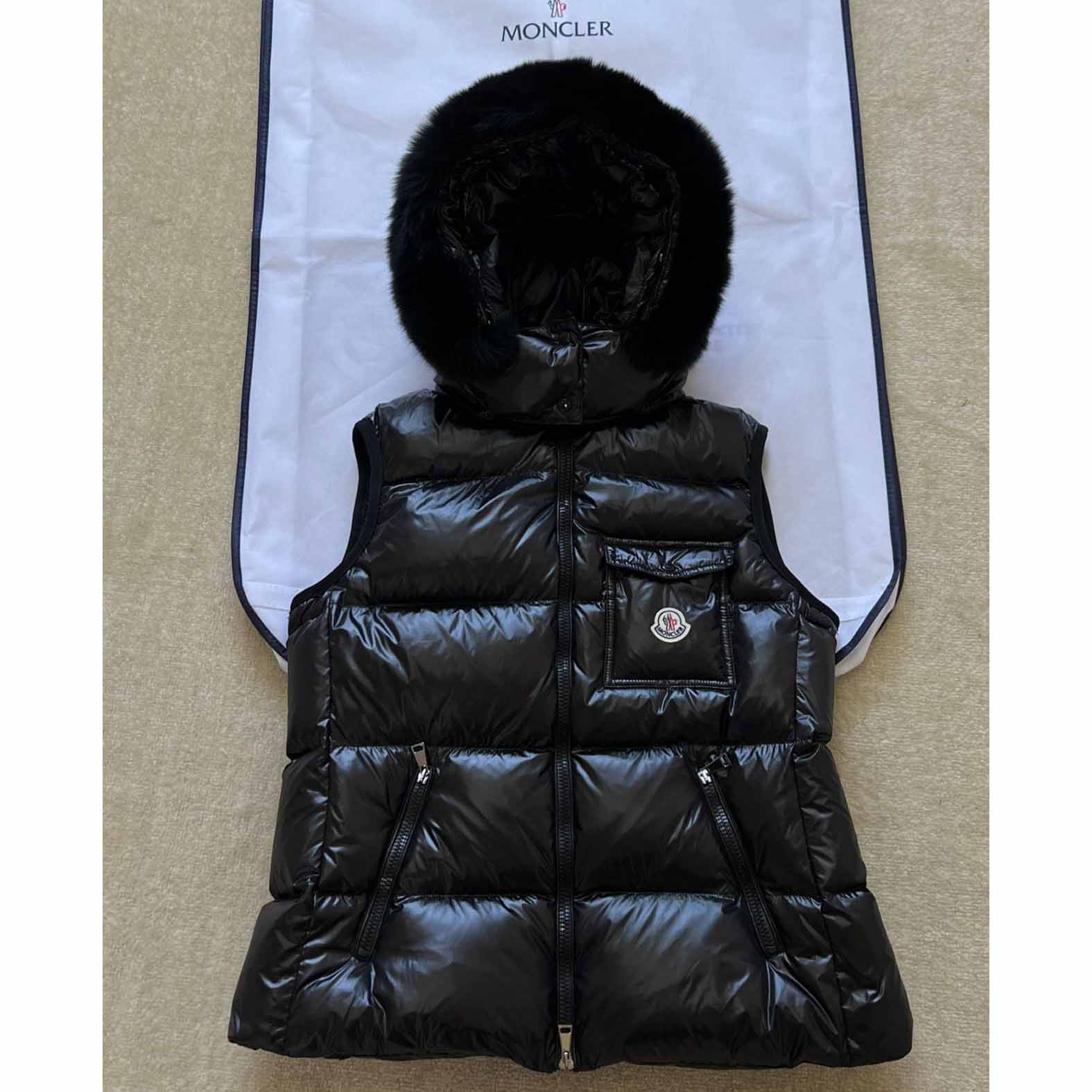 Moncler Bairon Faux-Fur-Trim Vest - EUR FASHION