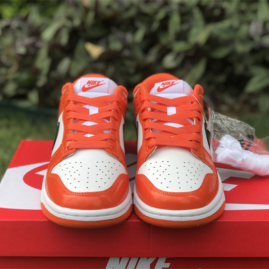 Nike WMNS SB Dunk Low ESS