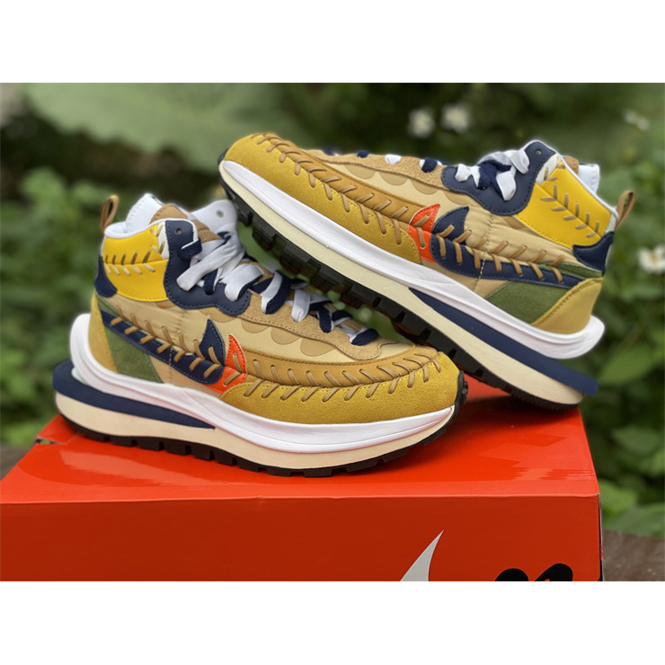 Sacai x Jean Paul Gaultier x Nike VaporWaffle Sneaker     DH9186-200 - EUR FASHION