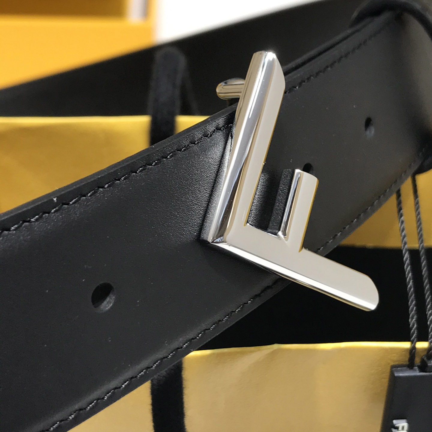 Fendi Black Leather Belt - EUR FASHION