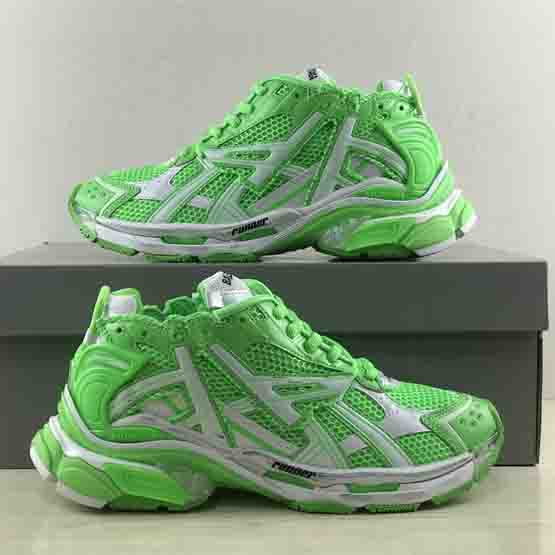 Balenciaga Runner Sneaker In FLuo Green  - EUR FASHION