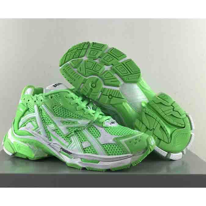 Balenciaga Runner Sneaker In FLuo Green  - EUR FASHION