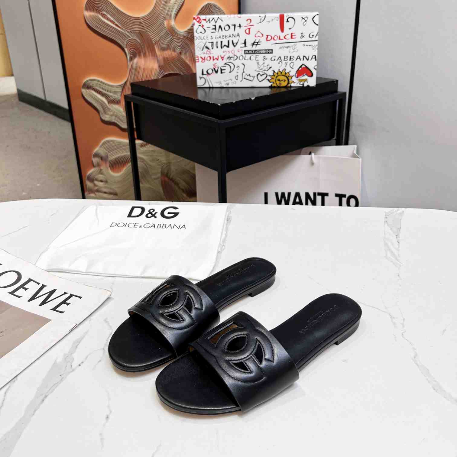 Dolce & Gabbana  DG Logo Leather  Sandal - EUR FASHION