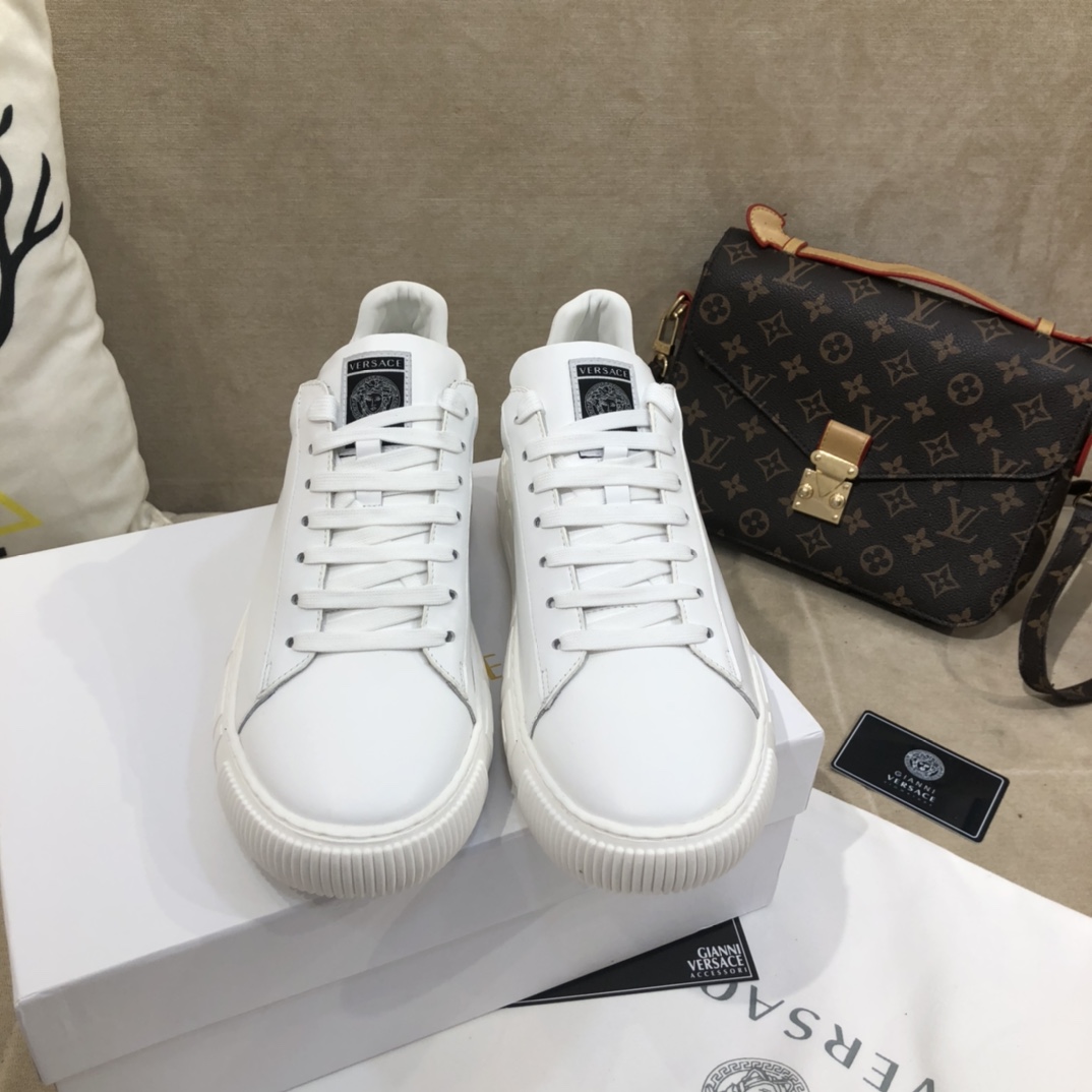 Versace La Greca Lace-Up Sneakers - EUR FASHION