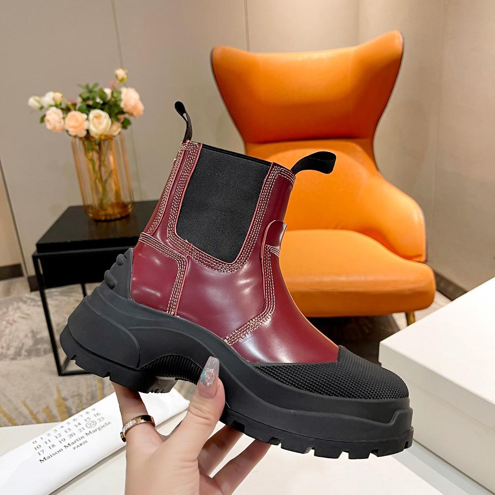 Maison Margiela Leather Chelsea Boots - EUR FASHION