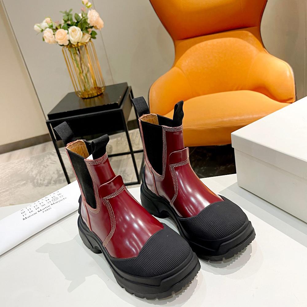 Maison Margiela Leather Chelsea Boots - EUR FASHION