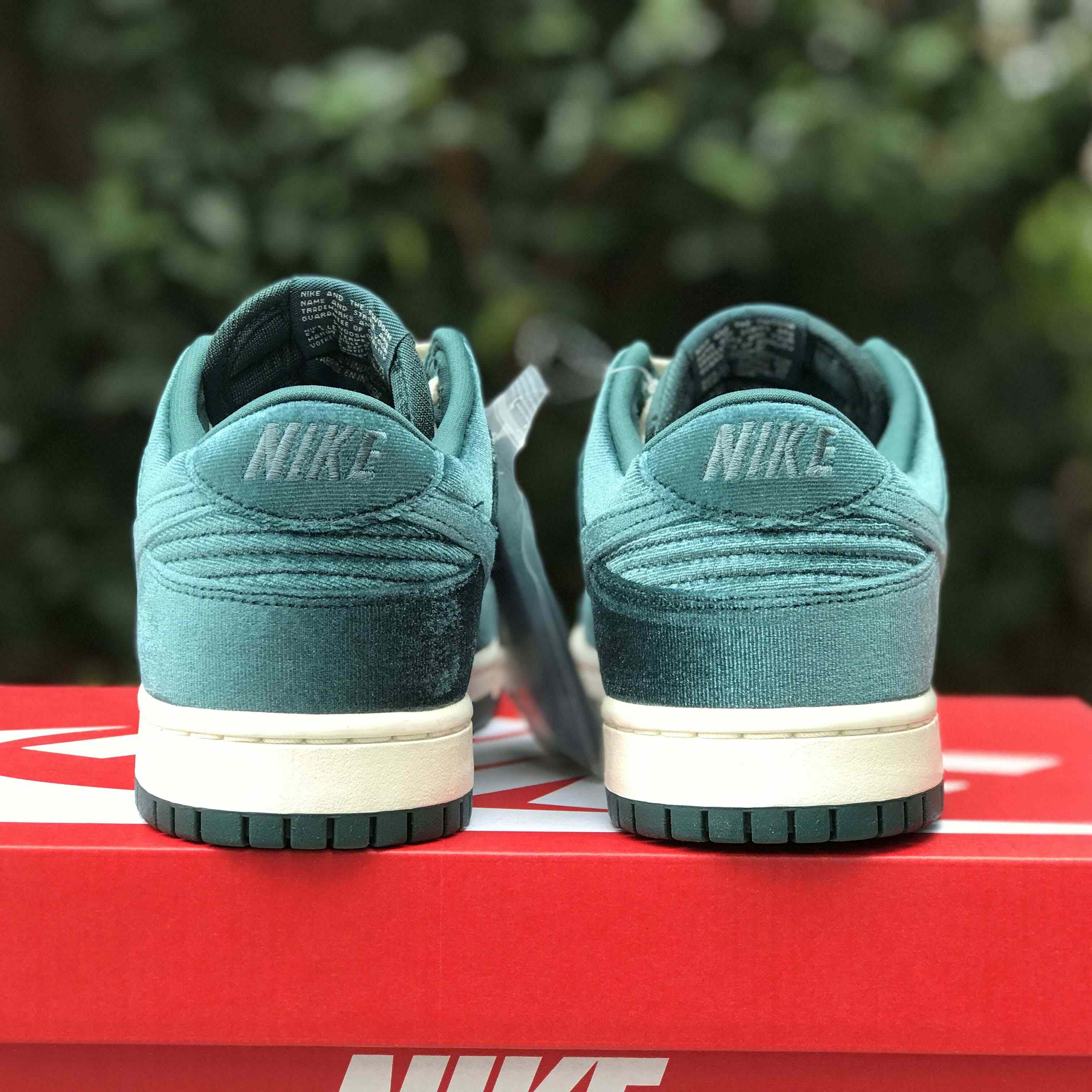 Nike Dunk Low “Green Velvet“ Sneaker   DZ5224-300 - EUR FASHION