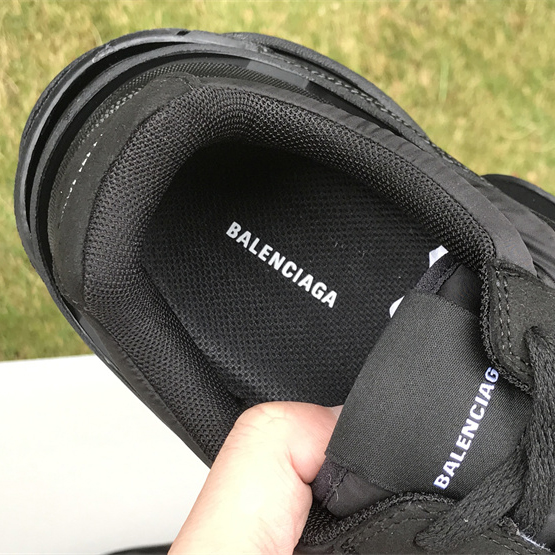 Balenciaga Sneaker  - EUR FASHION