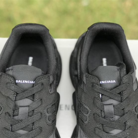 Balenciaga Sneaker  - EUR FASHION