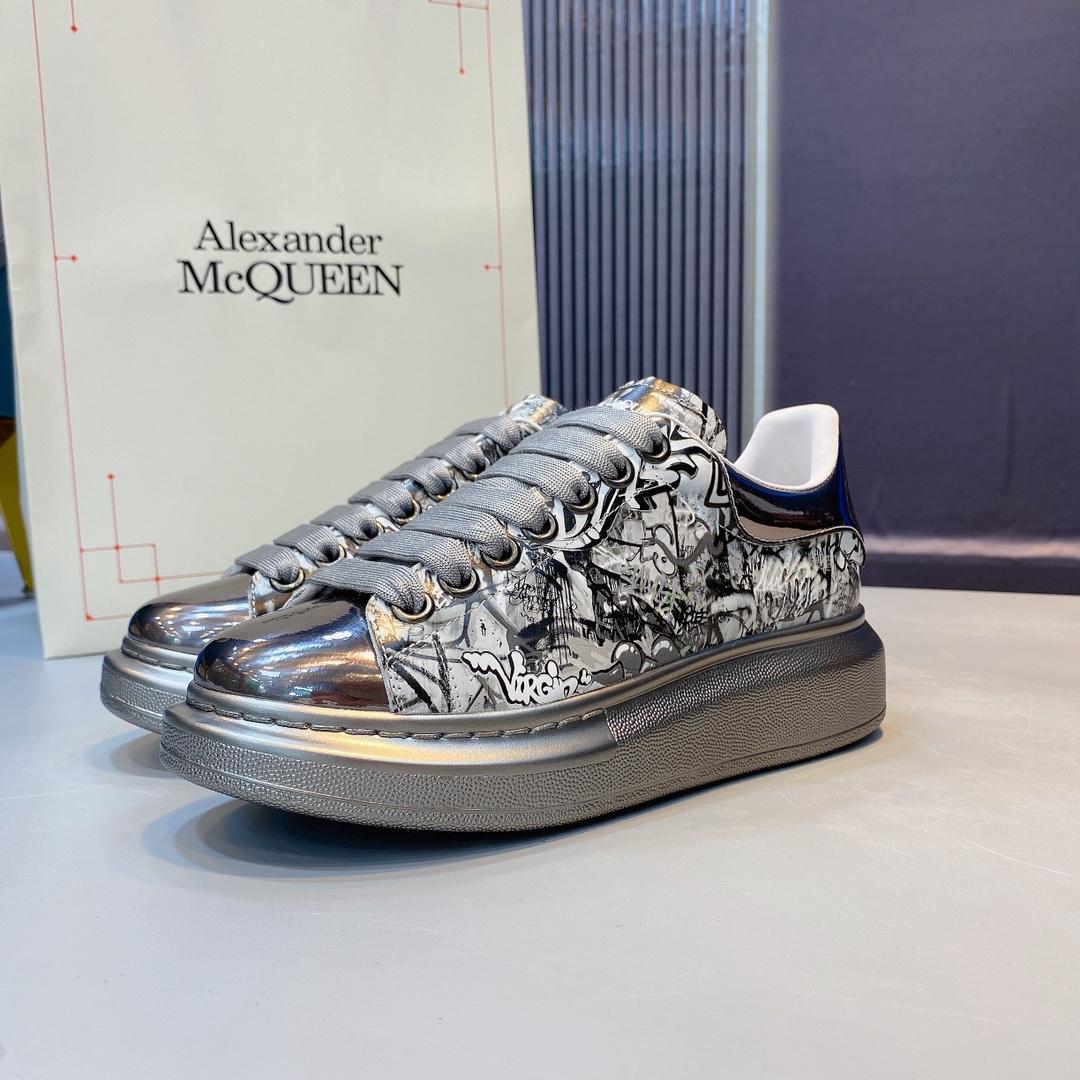 Alexander Mqueen Oversized Sneaker  - EUR FASHION