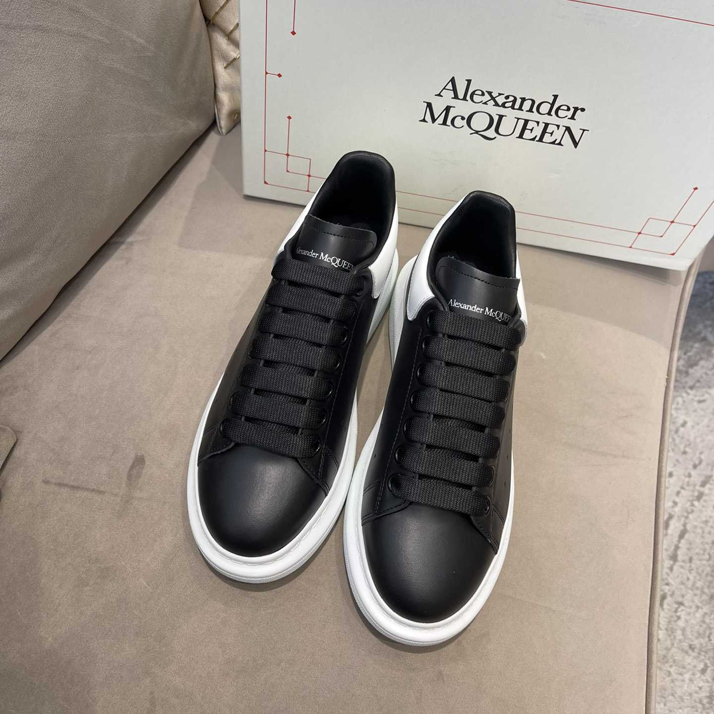 Alexander Mqueen Oversized Sneaker In Black/White - EUR FASHION