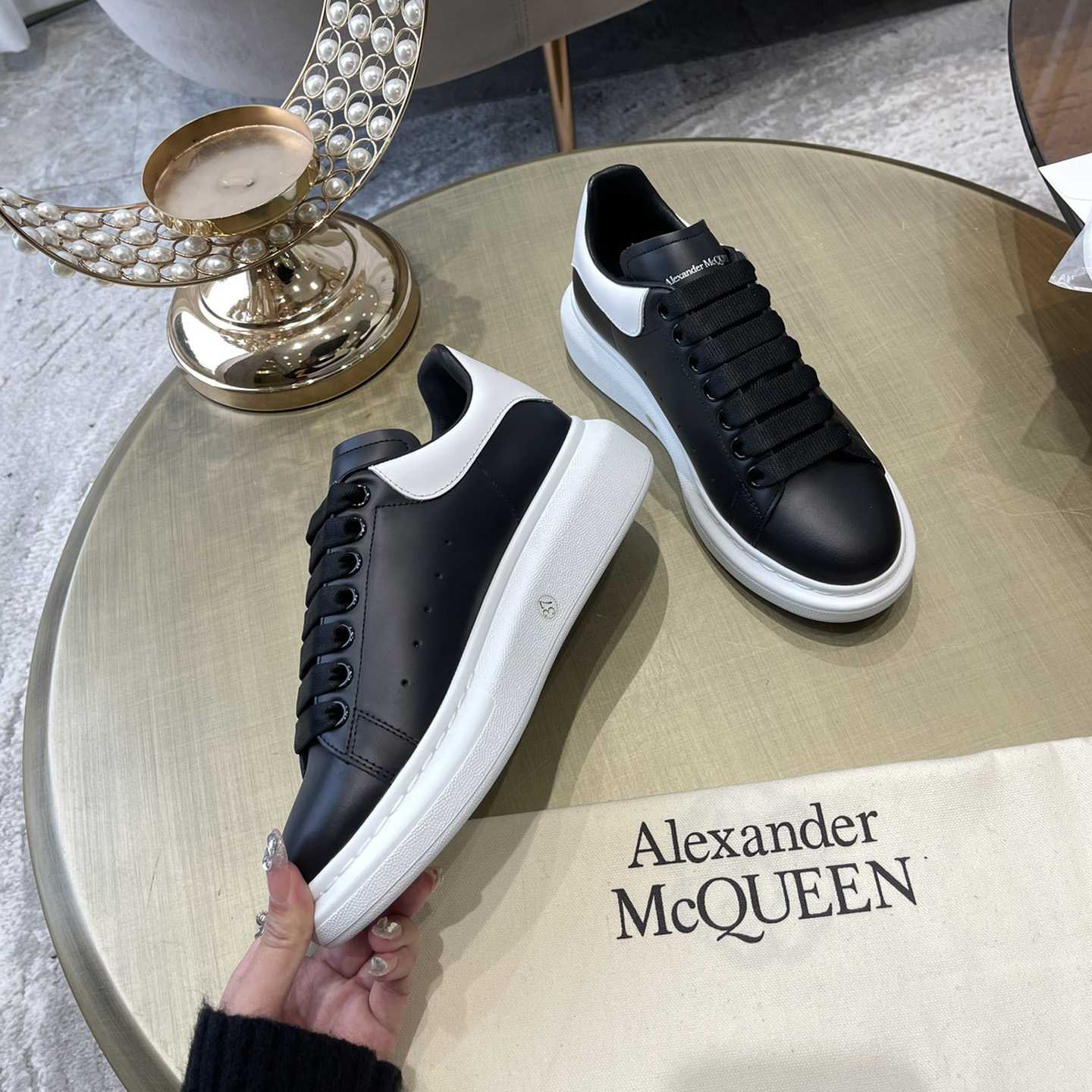 Alexander Mqueen Oversized Sneaker In Black/White - EUR FASHION